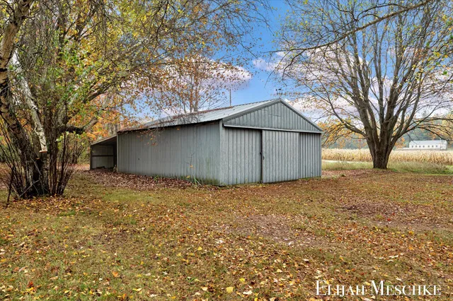 $379,900 | 5760 Sunfish Lake Avenue Northeast, Rockford, MI 49341