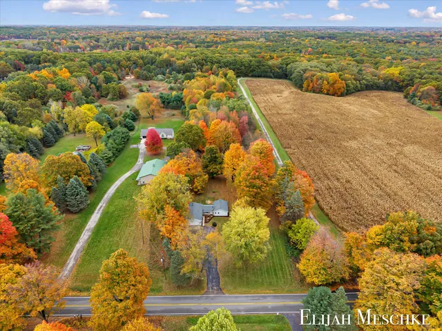 $379,900 | 5760 Sunfish Lake Avenue Northeast, Rockford, MI 49341