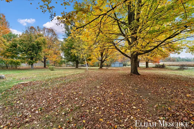 $379,900 | 5760 Sunfish Lake Avenue Northeast, Rockford, MI 49341