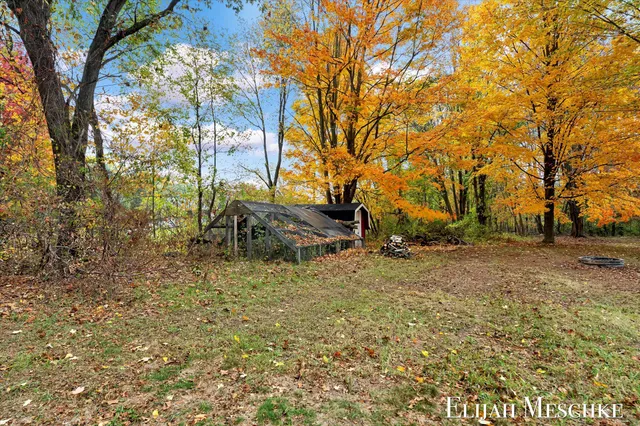 $379,900 | 5760 Sunfish Lake Avenue Northeast, Rockford, MI 49341