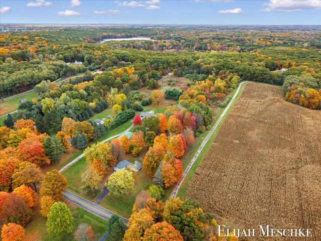 $379,900 | 5760 Sunfish Lake Avenue Northeast, Rockford, MI 49341