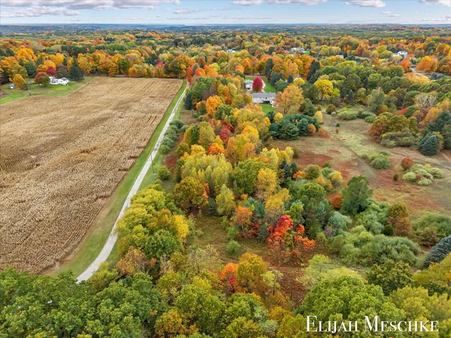 $379,900 | 5760 Sunfish Lake Avenue Northeast, Rockford, MI 49341