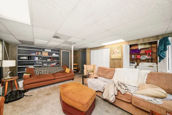 $565,000 | 304 Sutherland Lane, Bloomingdale, IL 60108