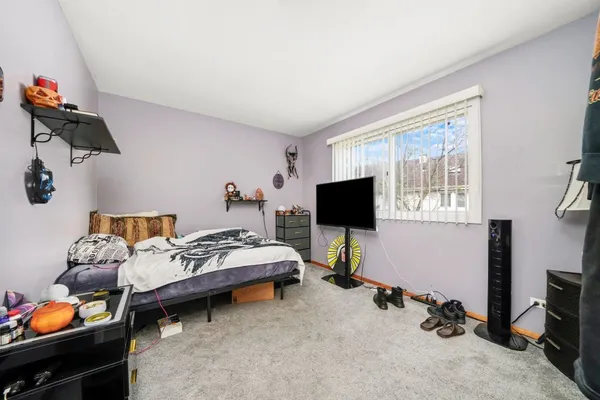$565,000 | 304 Sutherland Lane, Bloomingdale, IL 60108