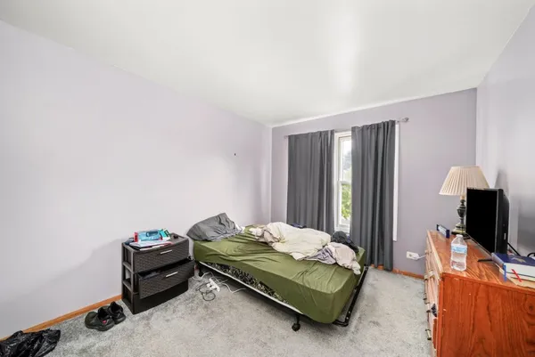 $565,000 | 304 Sutherland Lane, Bloomingdale, IL 60108