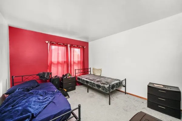 $565,000 | 304 Sutherland Lane, Bloomingdale, IL 60108