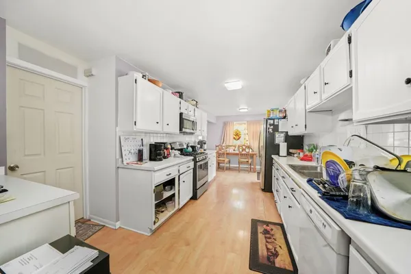 $565,000 | 304 Sutherland Lane, Bloomingdale, IL 60108