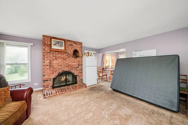 $565,000 | 304 Sutherland Lane, Bloomingdale, IL 60108