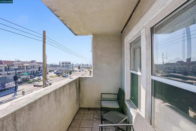 $309,000 | 1515 14th Avenue, Unit 305, Oakland, CA 94606