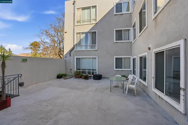 $309,000 | 1515 14th Avenue, Unit 305, Oakland, CA 94606