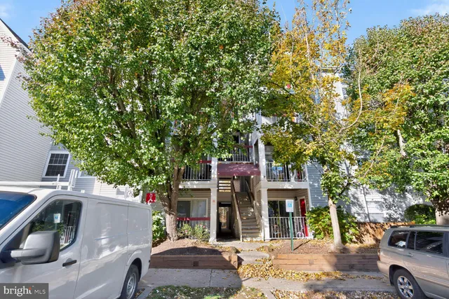 $170,000 | 18518 Boysenberry Drive, Unit 212, Gaithersburg, MD 20879