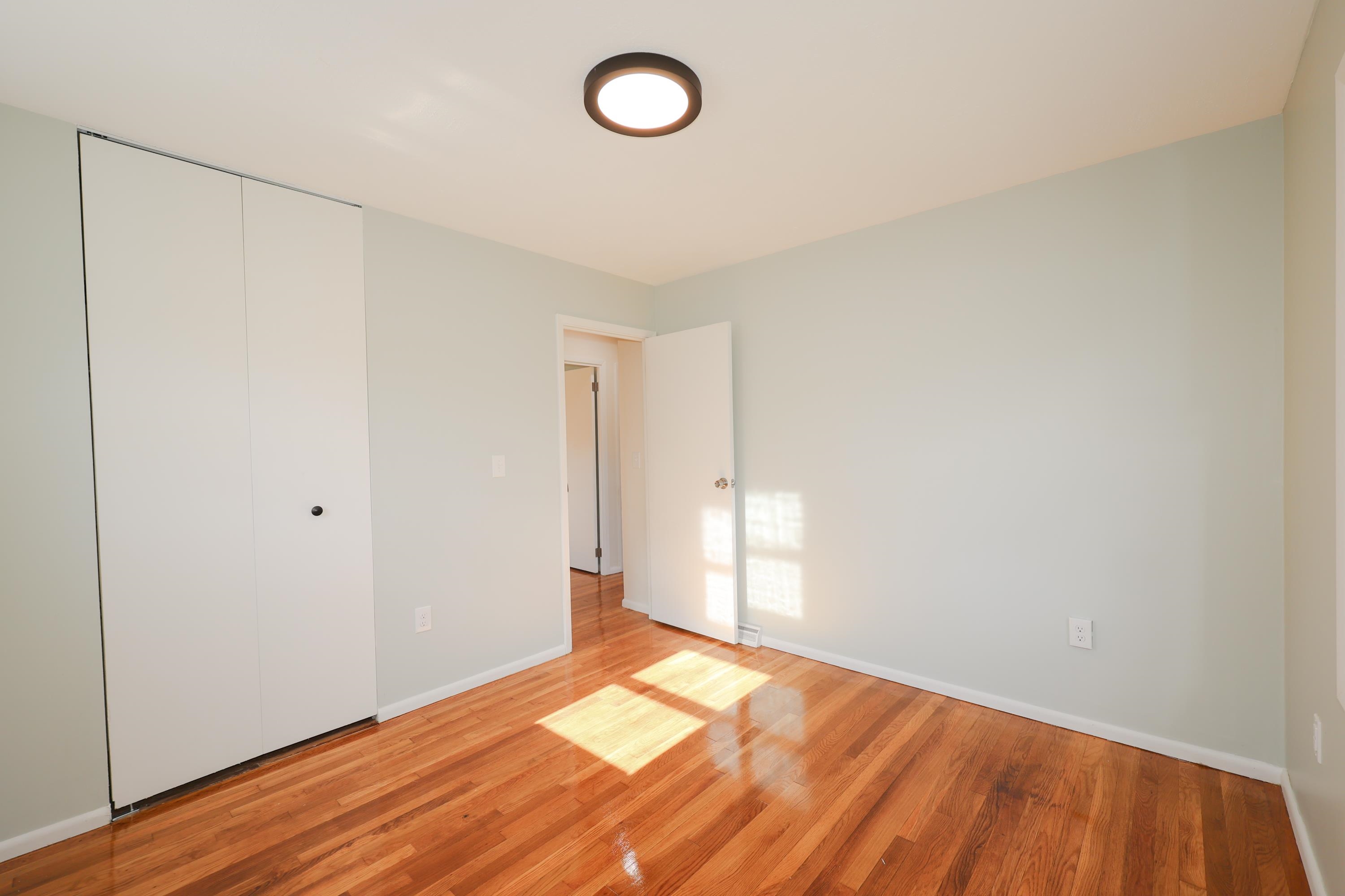 36 Meade Street Nashua, NH 03064 - Photo 12 of 40