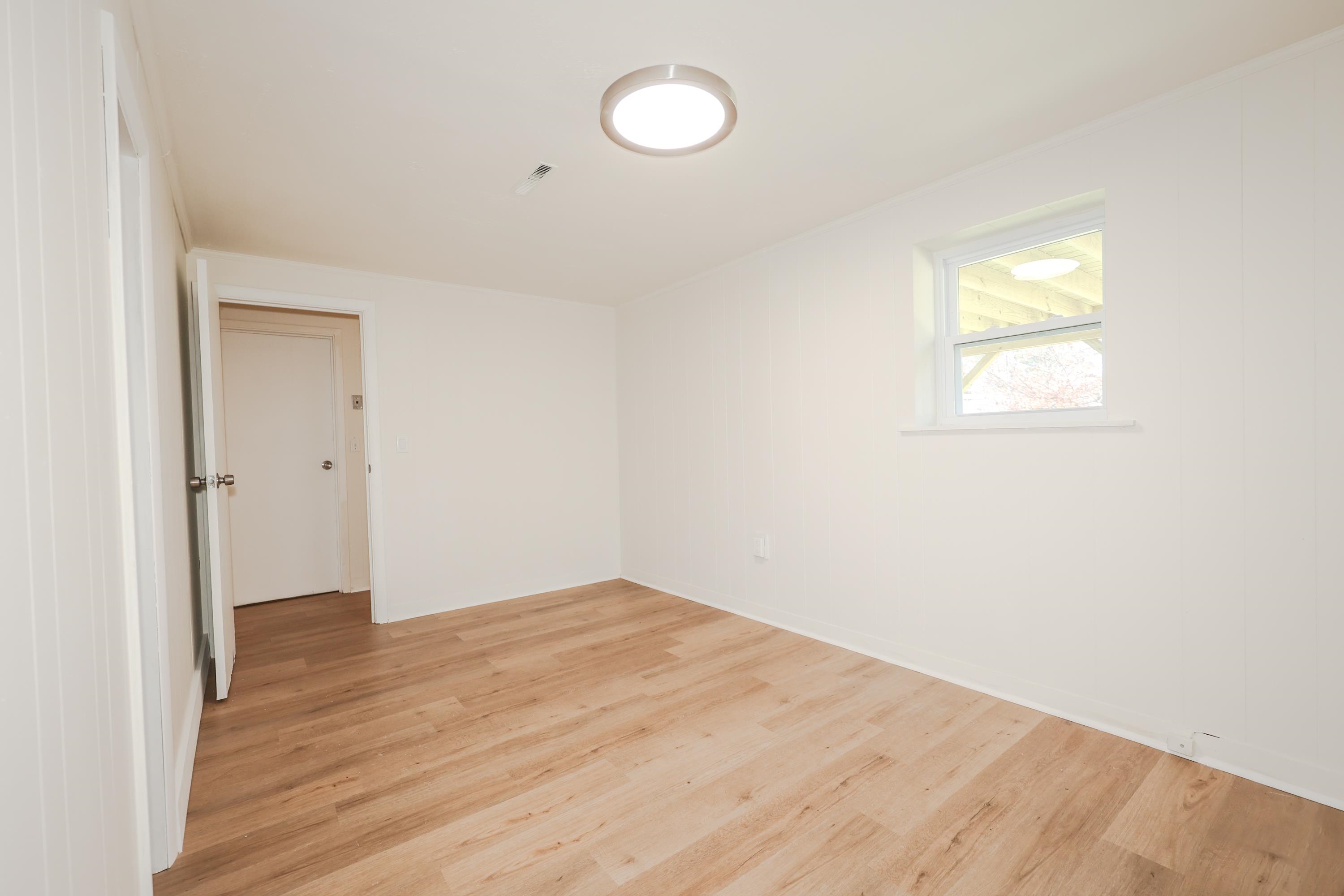 36 Meade Street Nashua, NH 03064 - Photo 25 of 40