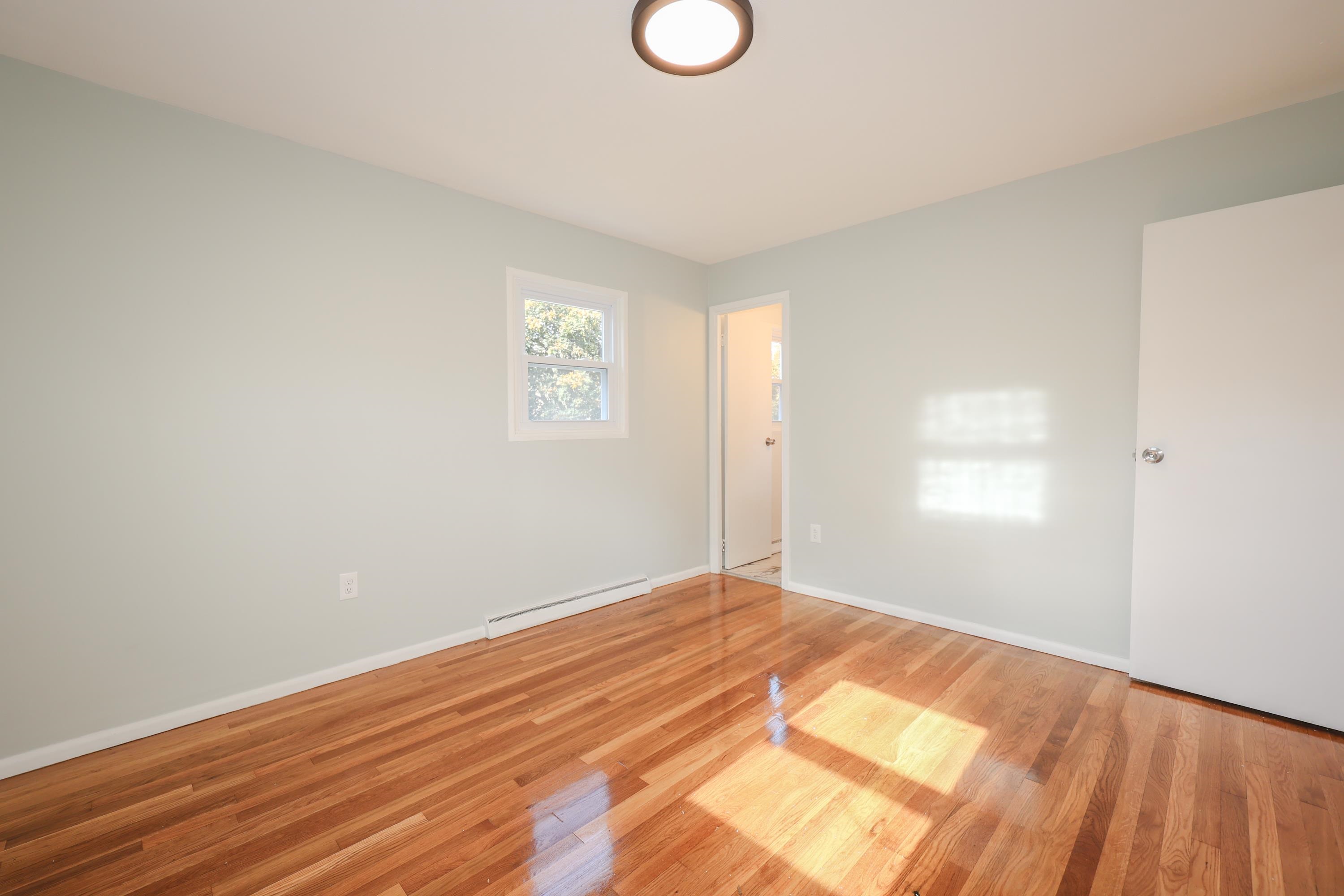 36 Meade Street Nashua, NH 03064 - Photo 6 of 40