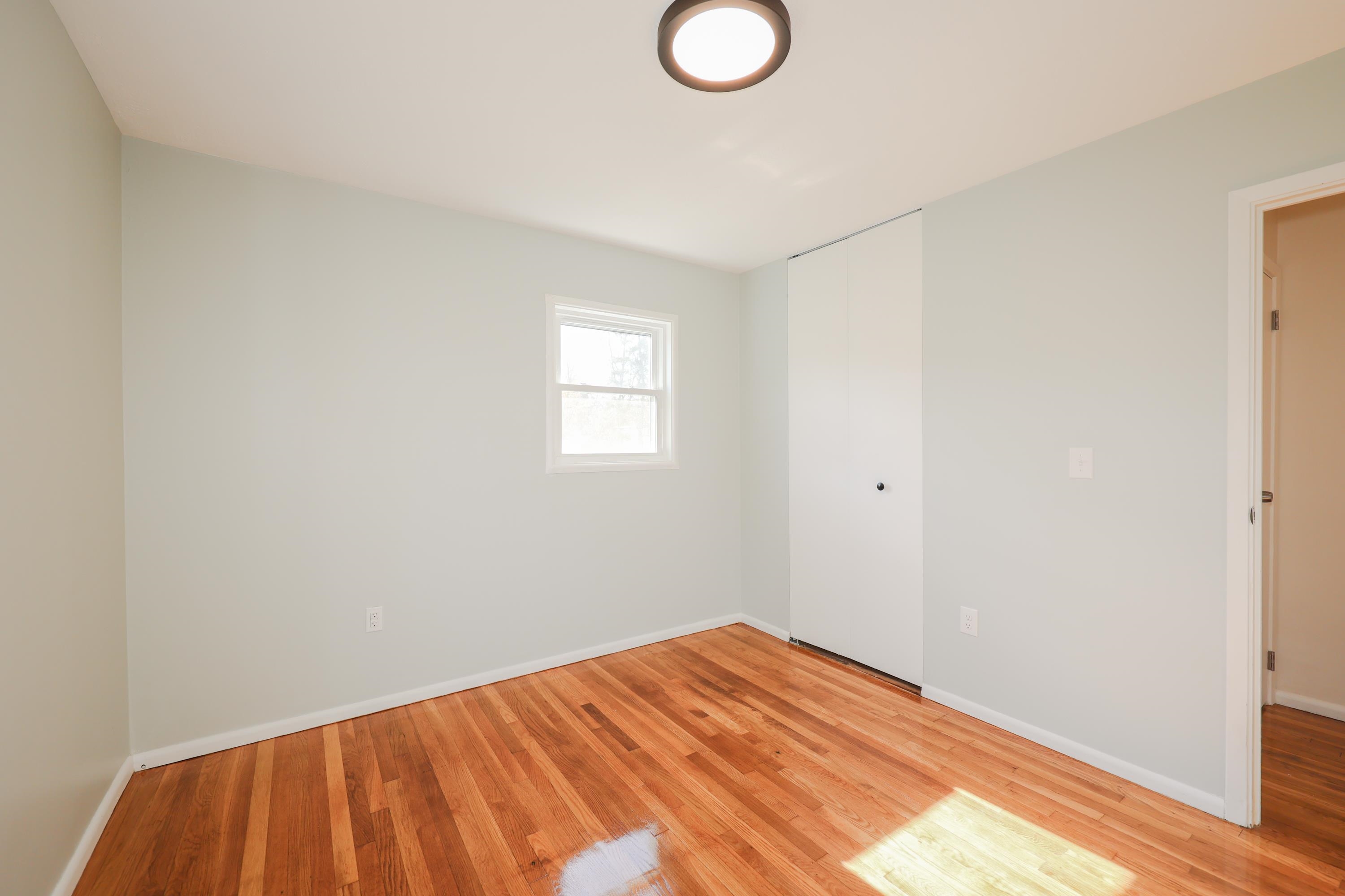 36 Meade Street Nashua, NH 03064 - Photo 10 of 40