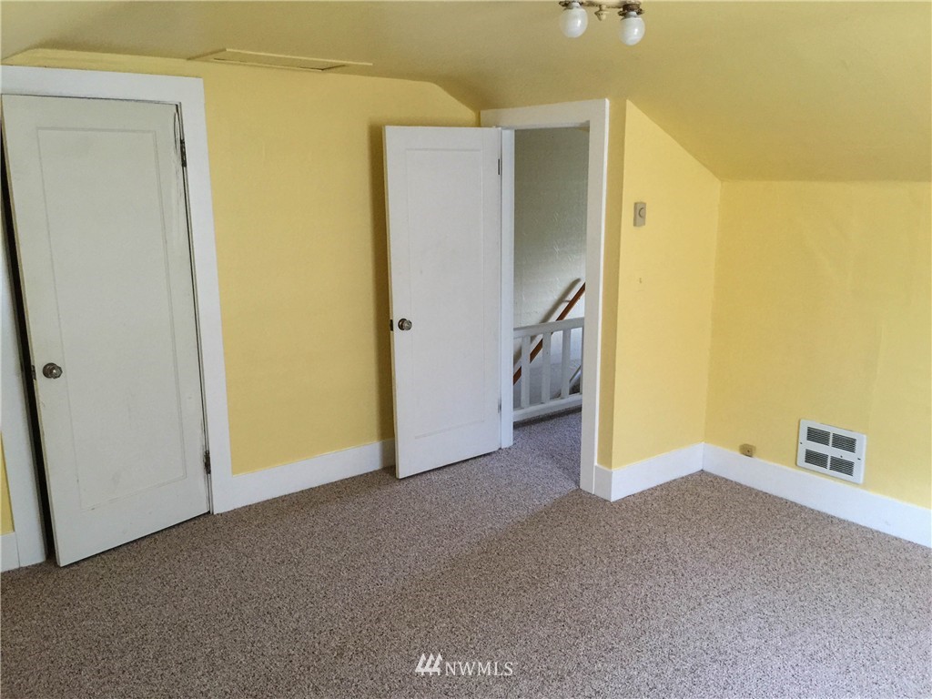 953 Fowler Street Raymond, WA 98577 - Photo 15 of 22 Gallery Image 15