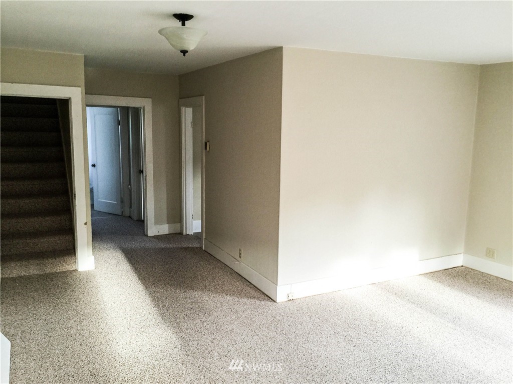 953 Fowler Street Raymond, WA 98577 - Photo 6 of 22 Gallery Image 6