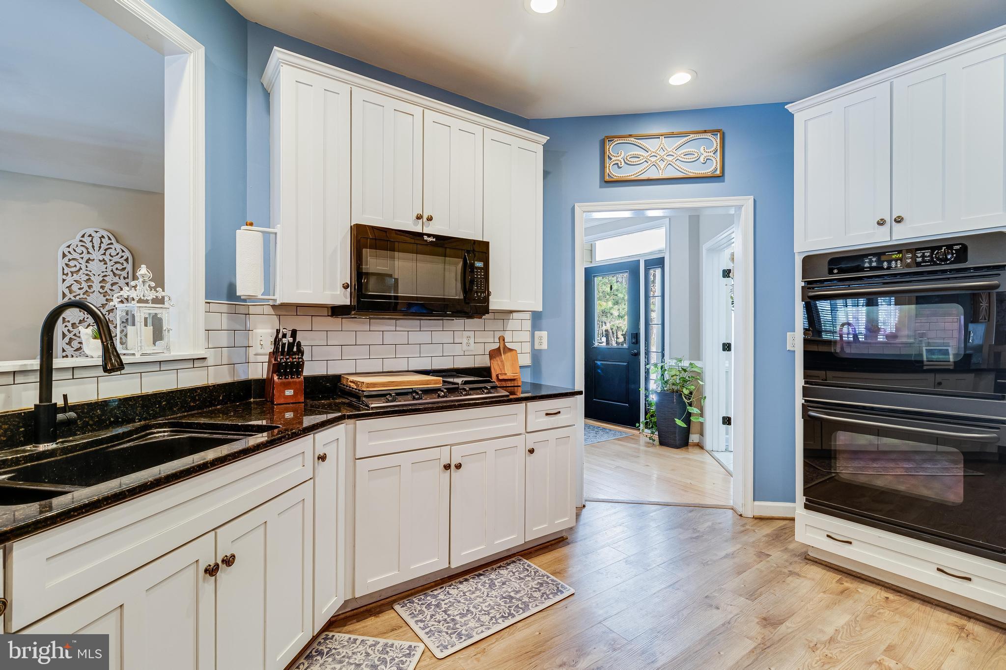 14855 King Charles Drive Issue, MD 20645 - Photo 20 of 49 Spacious kitchen