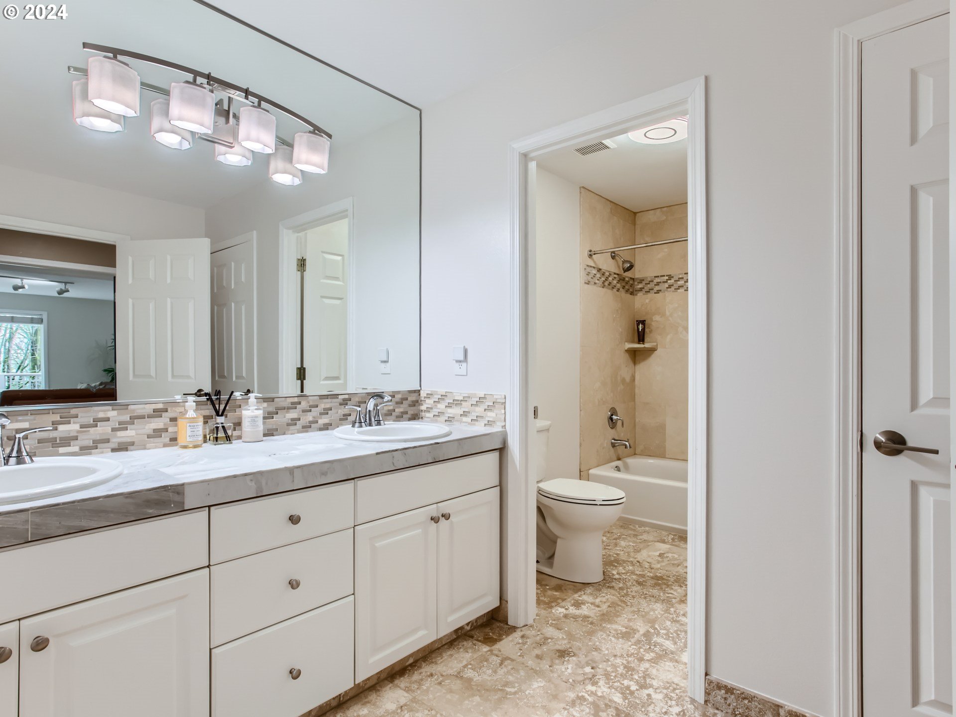 8534 Northwest Timber Ridge Court Portland, OR 97229 - Photo 26 of 43 Bathroom