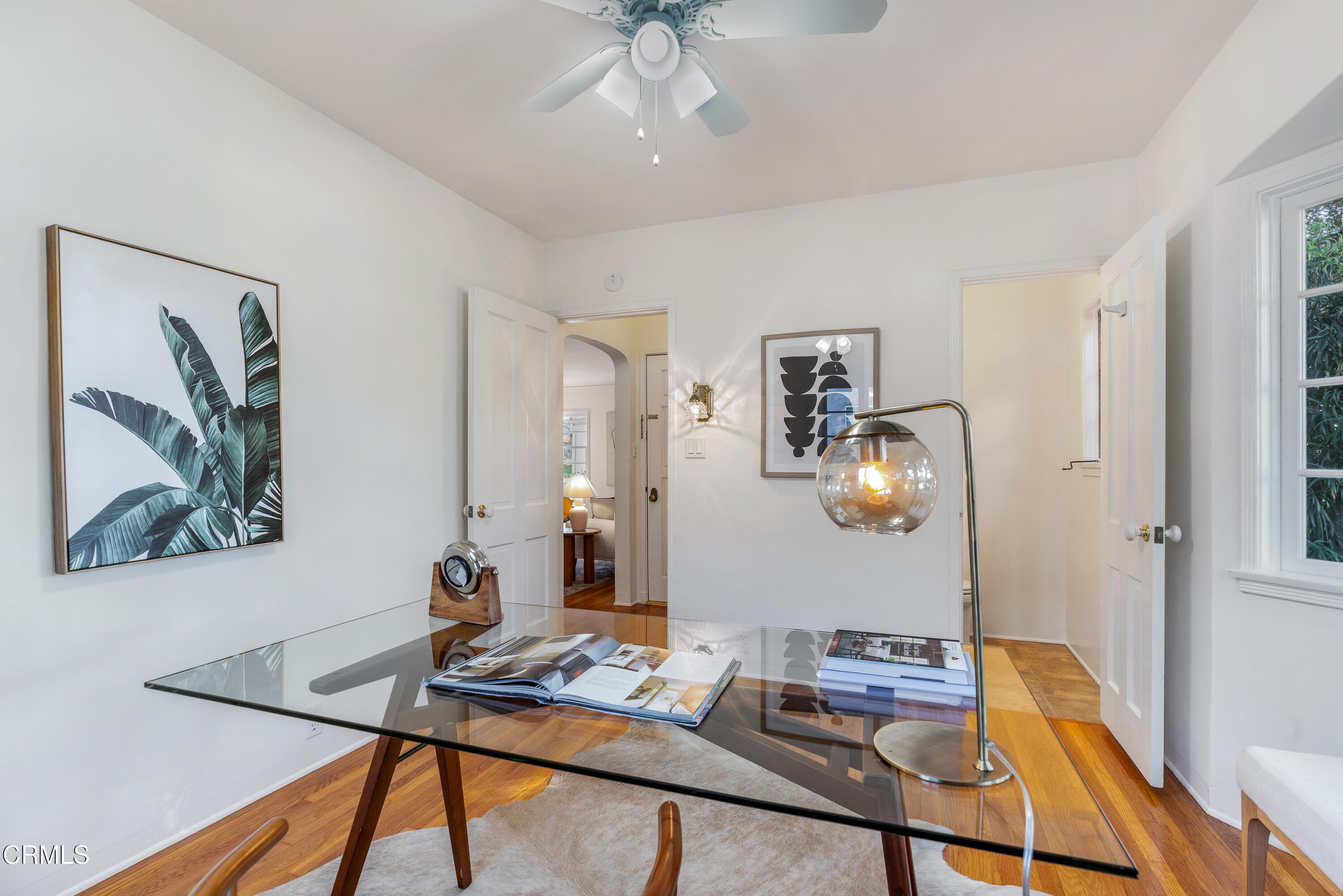 990 Bella Vista Avenue Pasadena, CA 91107 - Photo 11 of 16 a view of a workspace with furniture