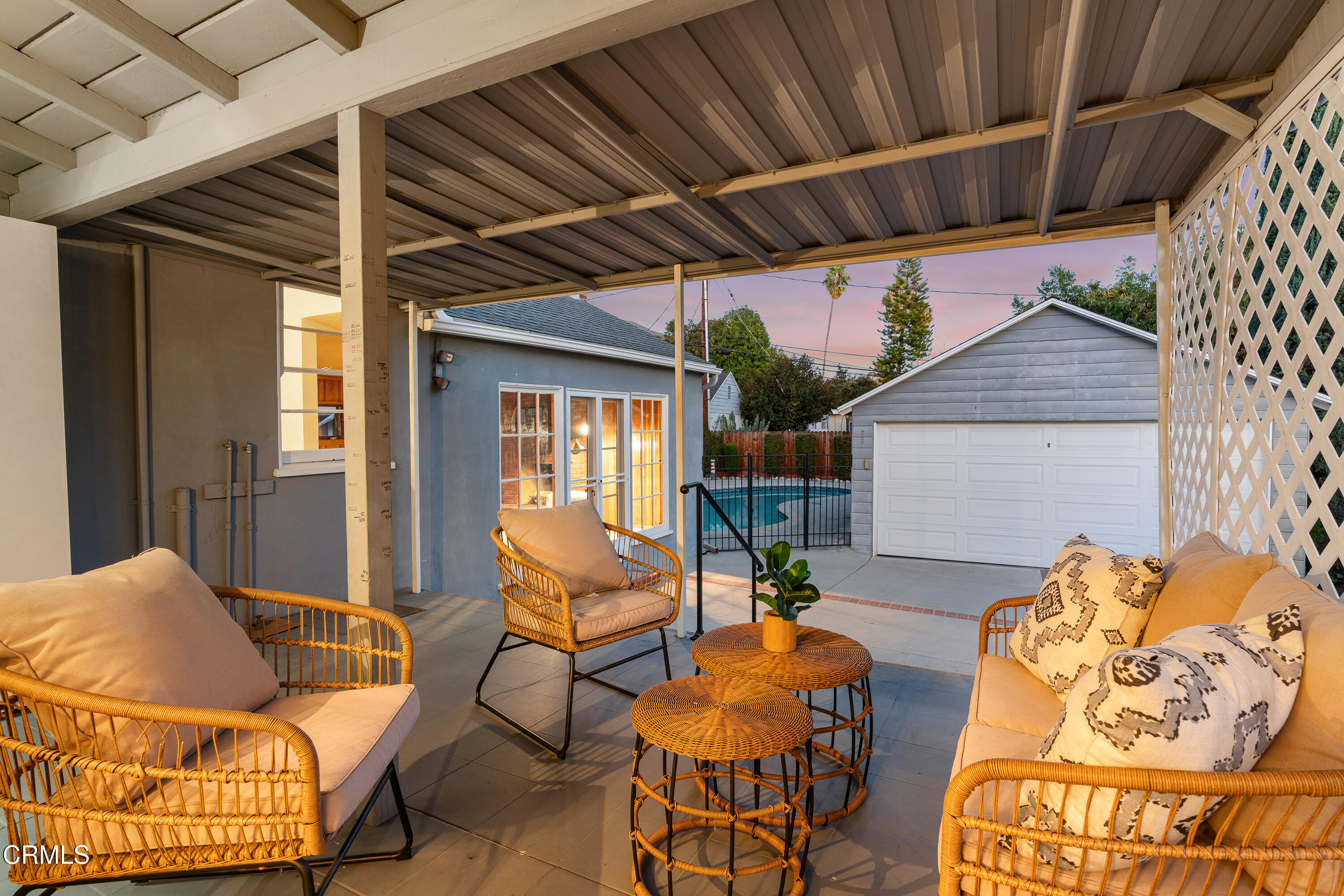 990 Bella Vista Avenue Pasadena, CA 91107 - Photo 14 of 16 a outdoor space with furniture