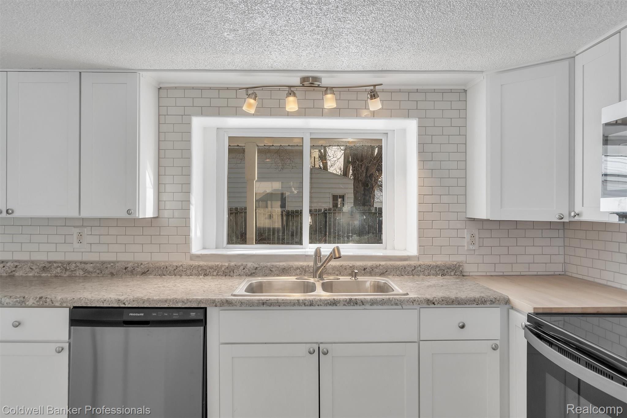 1280 East Mt Morris Road Mount Morris, MI 48458 - Photo 14 of 48 15-1280 E Mount Morris-15.jpg