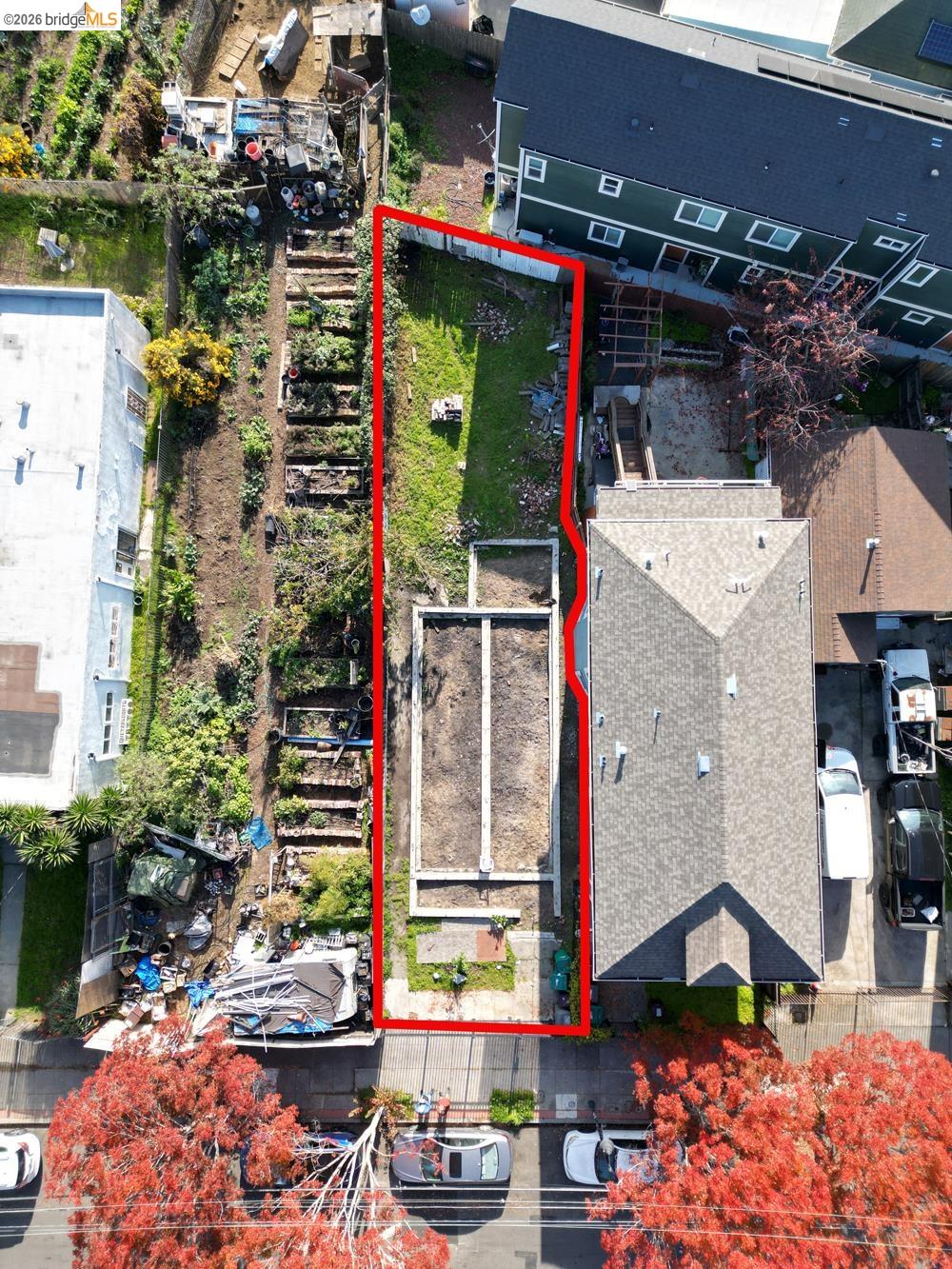 0 8th Street Oakland, CA 94607 - Photo 4 of 56 Aerial view of property and surrounding area with property boundaries highlighted