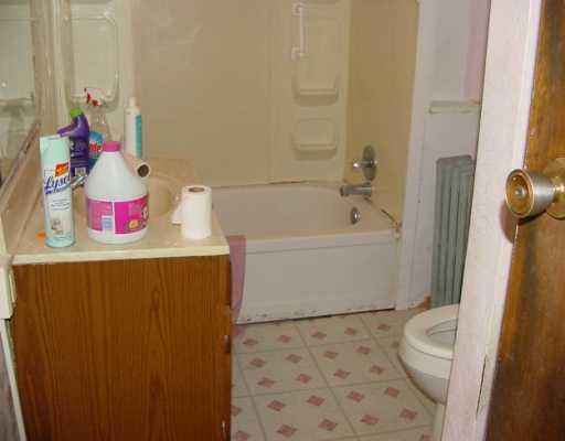 724 Frederick Street McKees Rocks, PA 15136 - Photo 7 of 8 Master Bath/Spa.