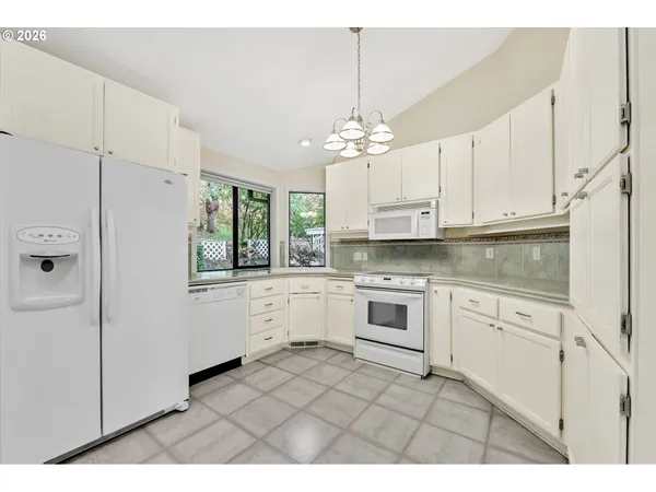 $325,000 | 3899 Colony Oaks Drive, Eugene, OR 97405