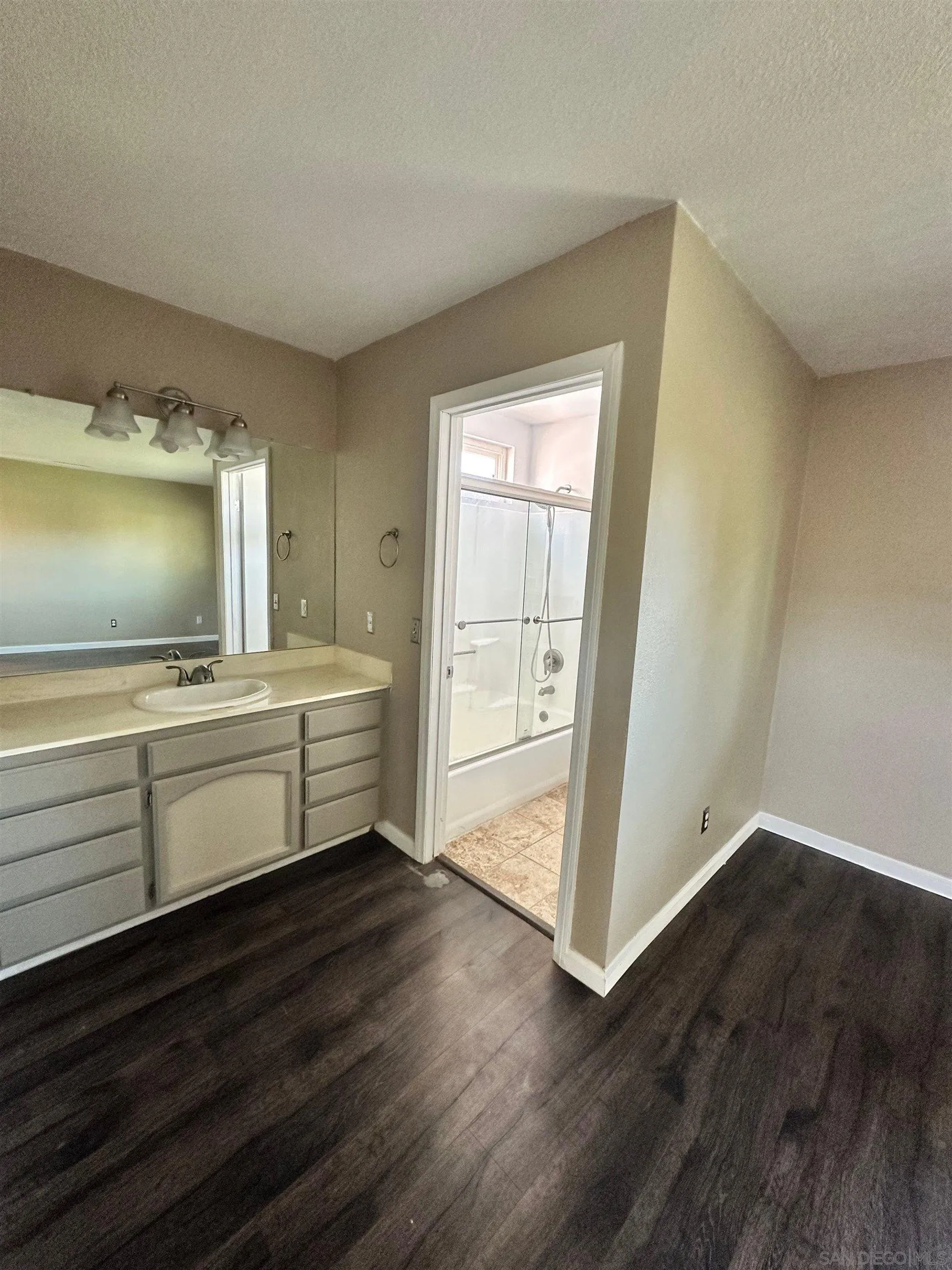 2275 Peppermint Lane Lemon Grove, CA 91945 - Photo 11 of 18
