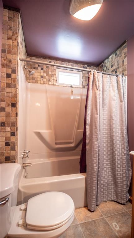 105 Snyder Lane Sarver, PA 16055 - Photo 38 of 48 a bathroom with a toilet and a bathtub