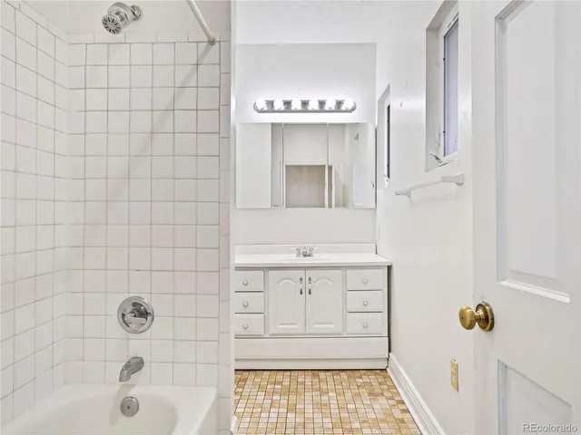 $5,000 | 840 Emerson Street, Unit 1, Denver, CO 80218