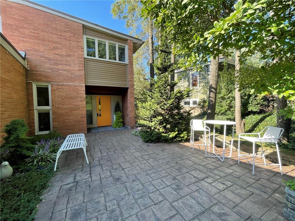 2416 Marbury Road Pittsburgh, PA 15221 - Photo 2 of 25 Gallery Image 2