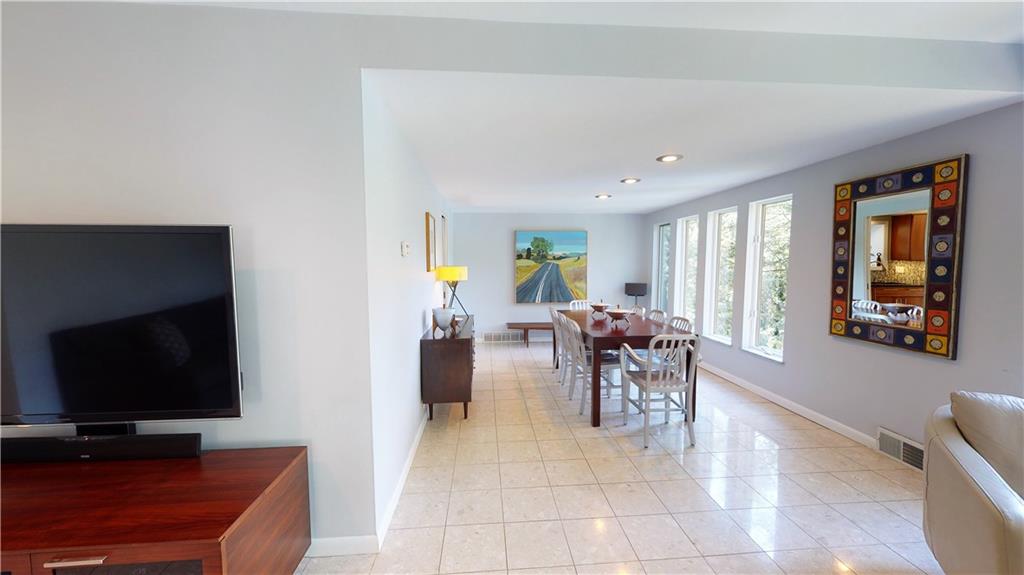 2416 Marbury Road Pittsburgh, PA 15221 - Photo 4 of 25 Gallery Image 4