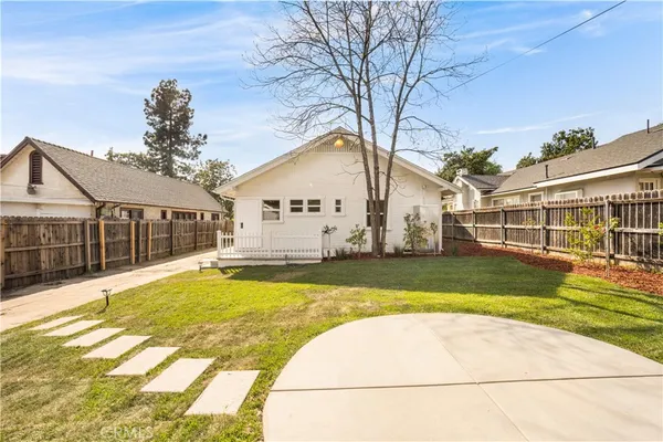 $1,300,000 | 1166 North El Molino Avenue, Pasadena, CA 91104