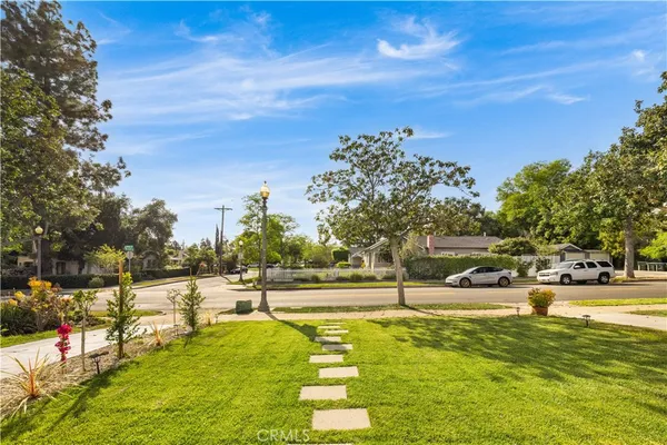 $1,300,000 | 1166 North El Molino Avenue, Pasadena, CA 91104