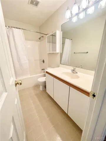 $890 | 525 Ponderosa Avenue, Unit 1, O'Fallon, IL 62269