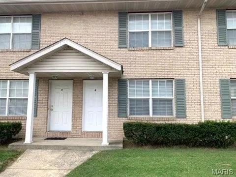 $890 | 525 Ponderosa Avenue, Unit 1, O'Fallon, IL 62269