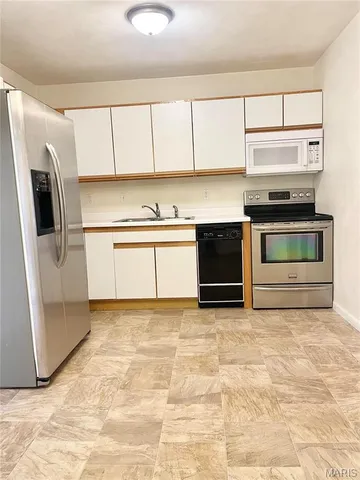 $890 | 525 Ponderosa Avenue, Unit 1, O'Fallon, IL 62269