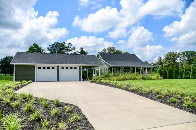 $499,000 | 5753 North Golf Course Road, Bicknell, IN 47512