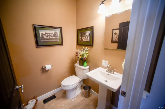 $499,000 | 5753 North Golf Course Road, Bicknell, IN 47512