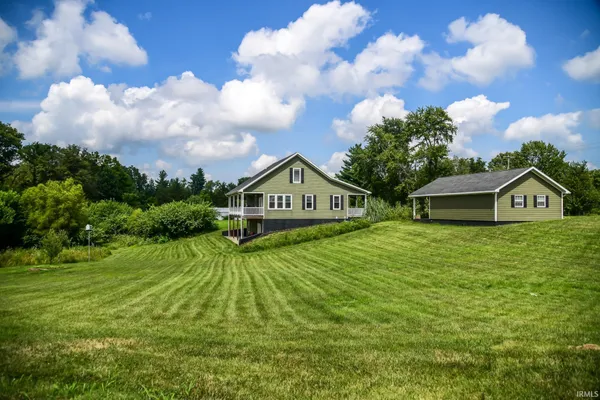 $499,000 | 5753 North Golf Course Road, Bicknell, IN 47512