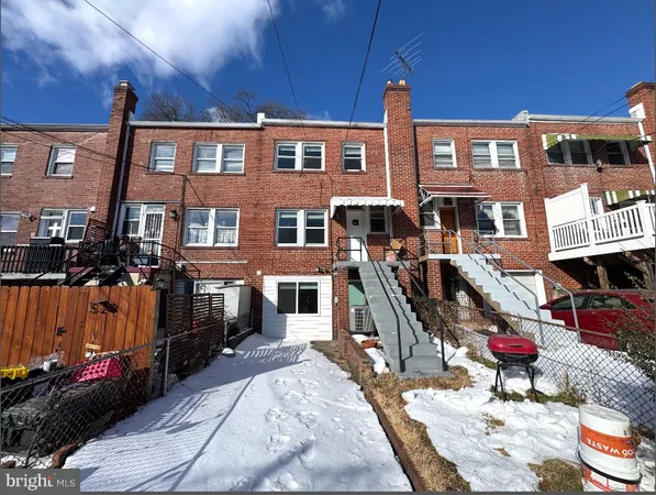 $3,900 | 525 21st Street Northeast, Washington, DC 20002