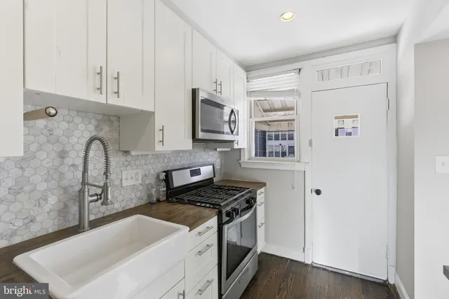 $3,900 | 525 21st Street Northeast, Washington, DC 20002