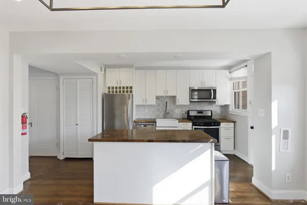 $3,900 | 525 21st Street Northeast, Washington, DC 20002