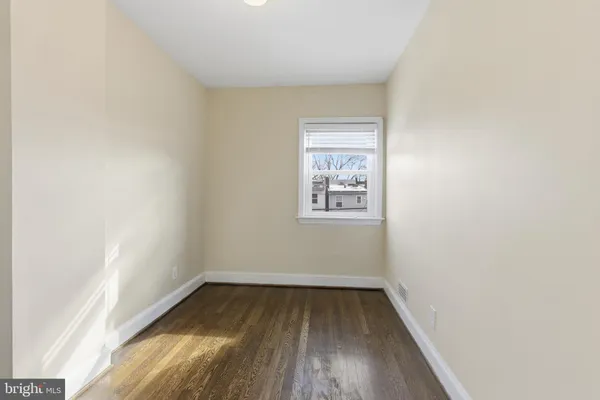 $3,900 | 525 21st Street Northeast, Washington, DC 20002