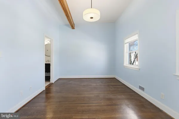 $3,900 | 525 21st Street Northeast, Washington, DC 20002