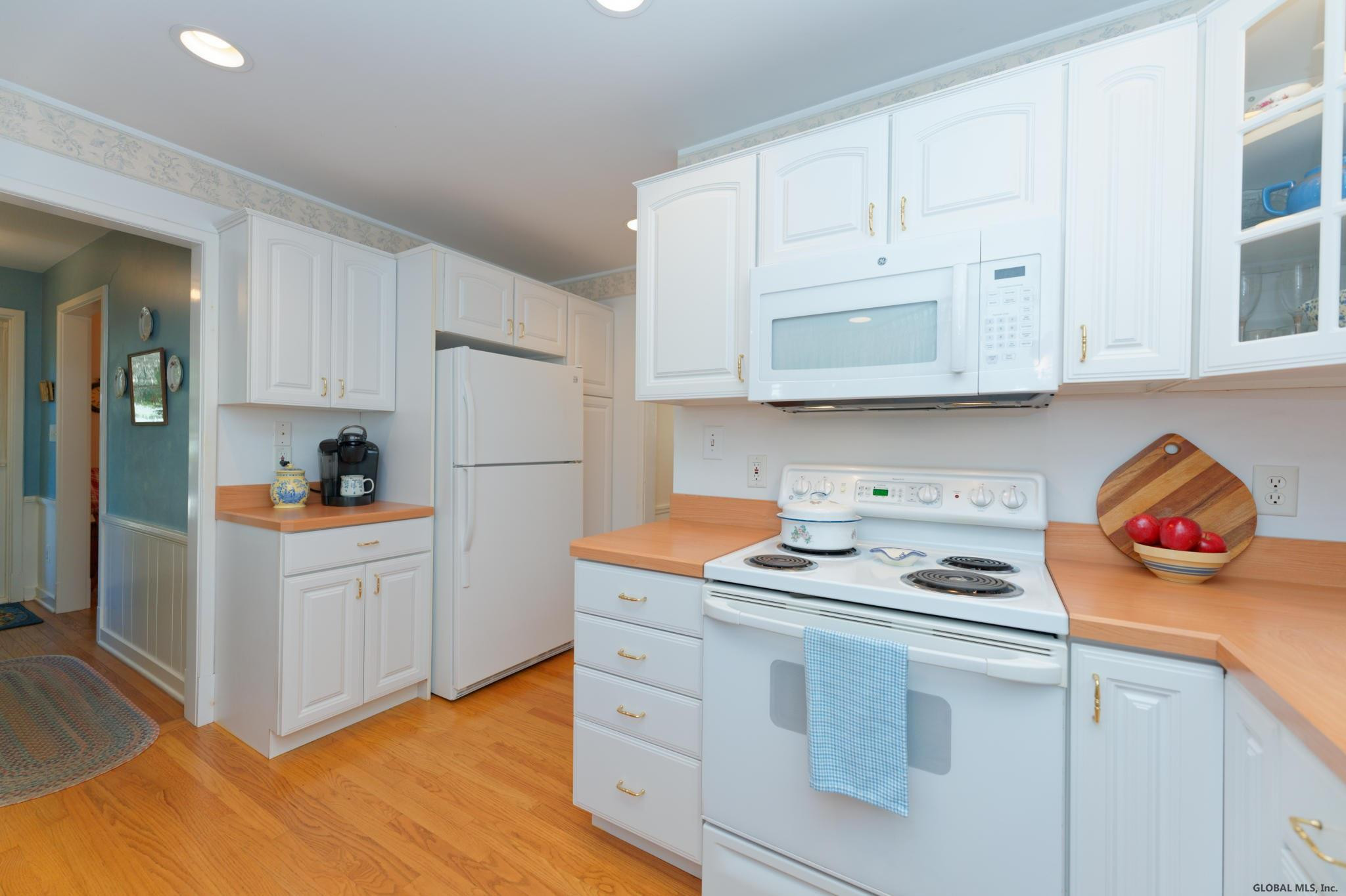 35 Douglas Road Bethlehem, NY 12054 - Photo 17 of 38 Photo 17