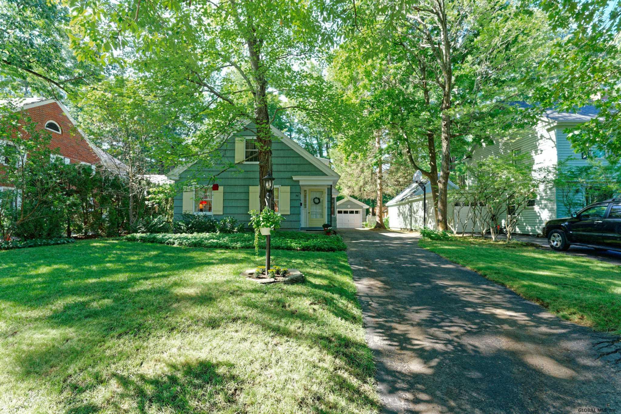 35 Douglas Road Bethlehem, NY 12054 - Photo 3 of 38 Photo 3