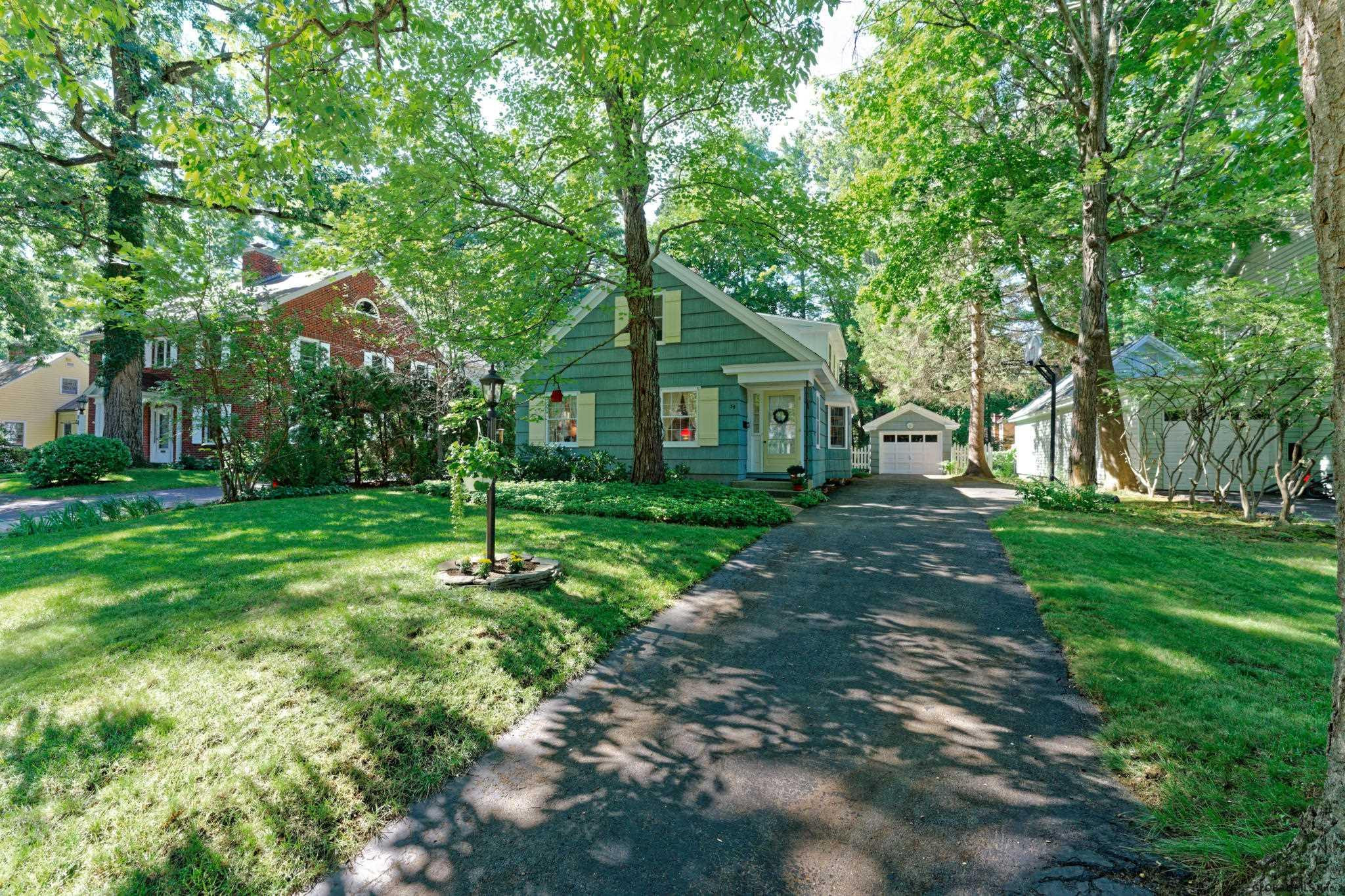 35 Douglas Road Bethlehem, NY 12054 - Photo 4 of 38 Photo 4